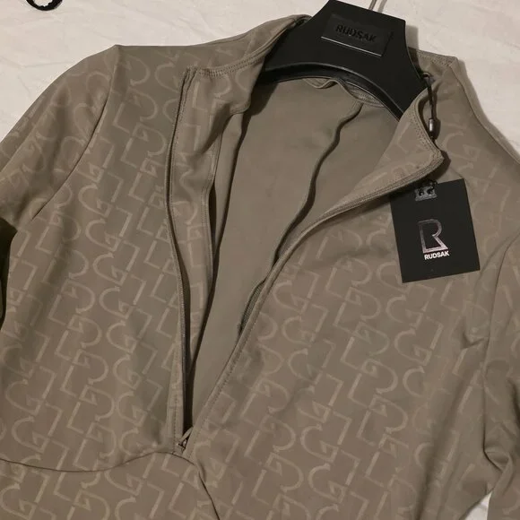 RUDSAK DRESS - Picture 2 of 9